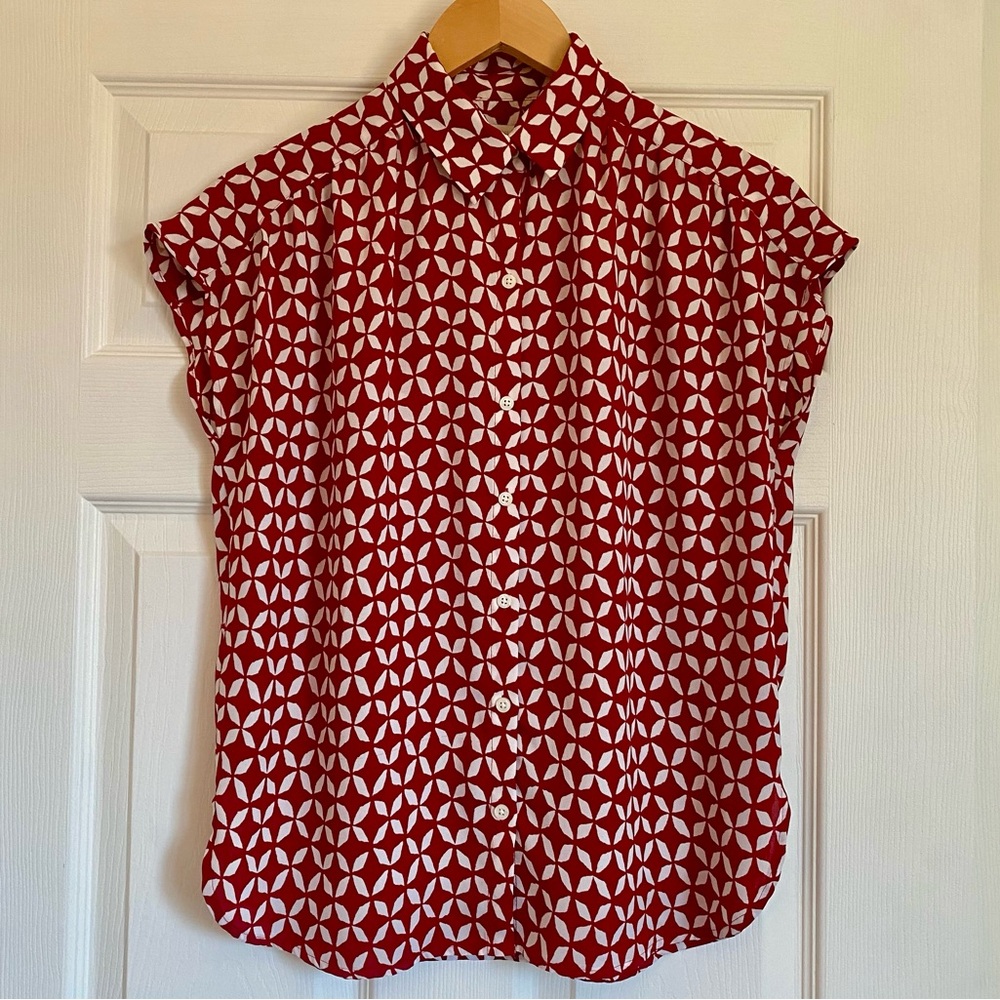 LOFT Red and White Patterned Button Down Cap Sleeve Blouse